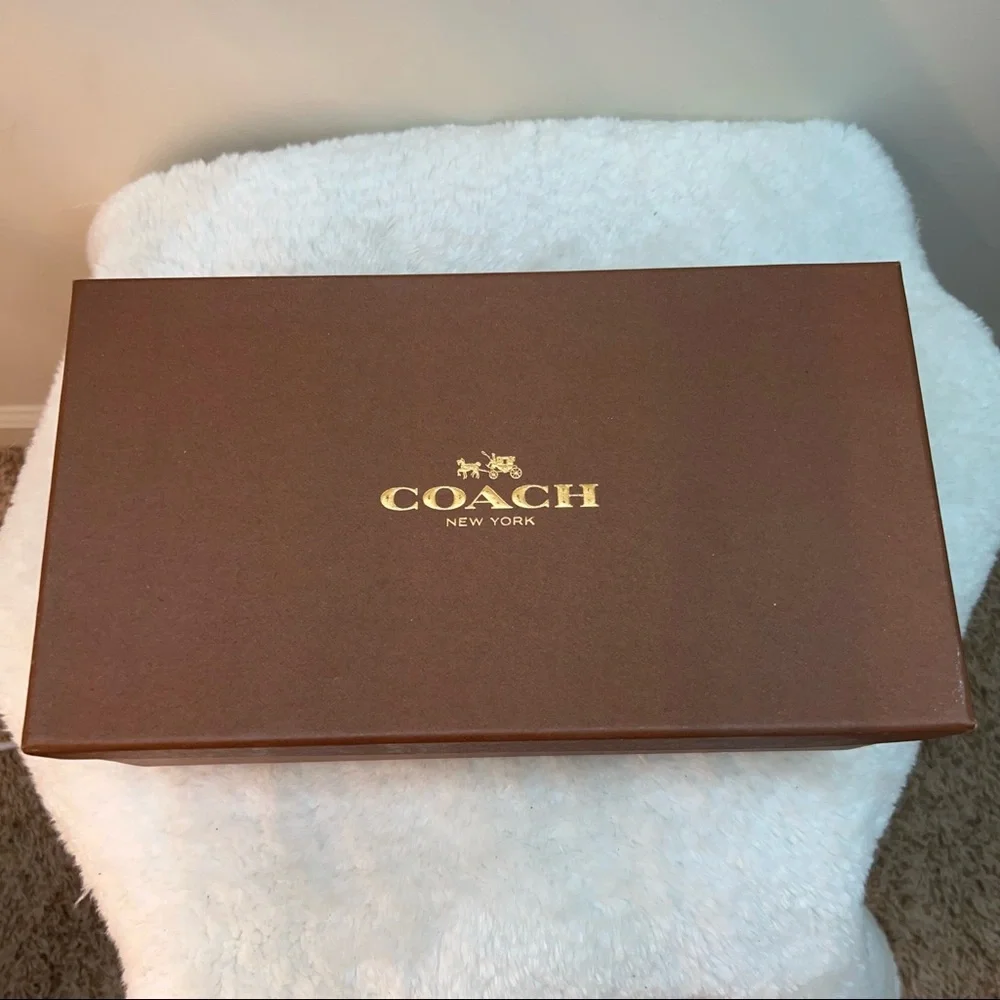 COPY - New Coach loafer leather shoes size 6B - Picture 2 of 9